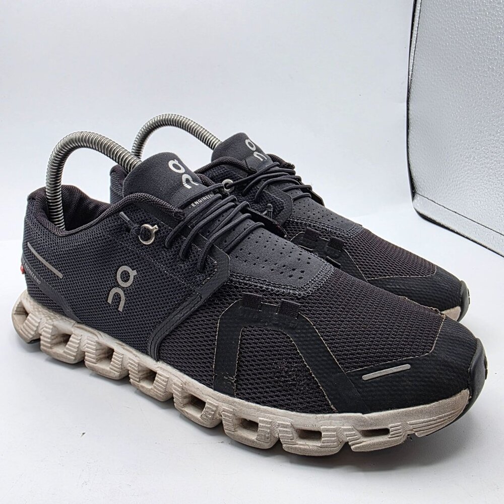 On Cloud 5 Womens Size 8 Black White Lightweight Performance Athletic Shoes